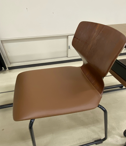 教室の椅子の再利用について.png